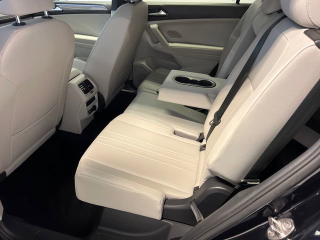 Certified 2022 Volkswagen Tiguan SE R-Line FWD image 16