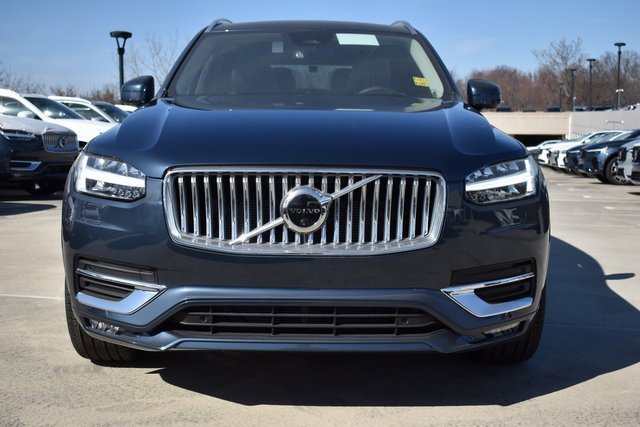 Used 2025 Volvo XC90 B6 Ultra w/ Lounge Package image 2