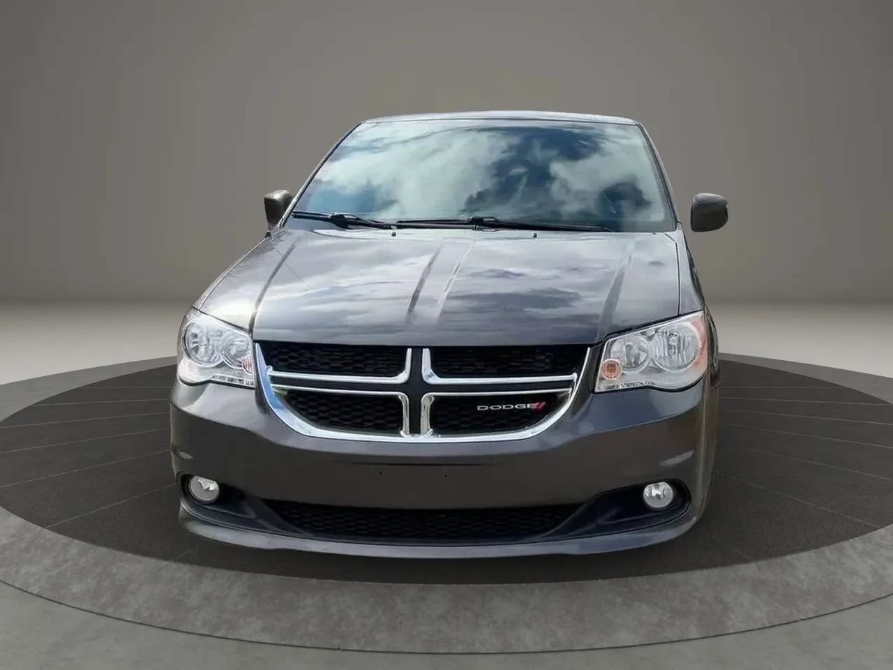 Used 2018 Dodge Grand Caravan SXT FWD image 6
