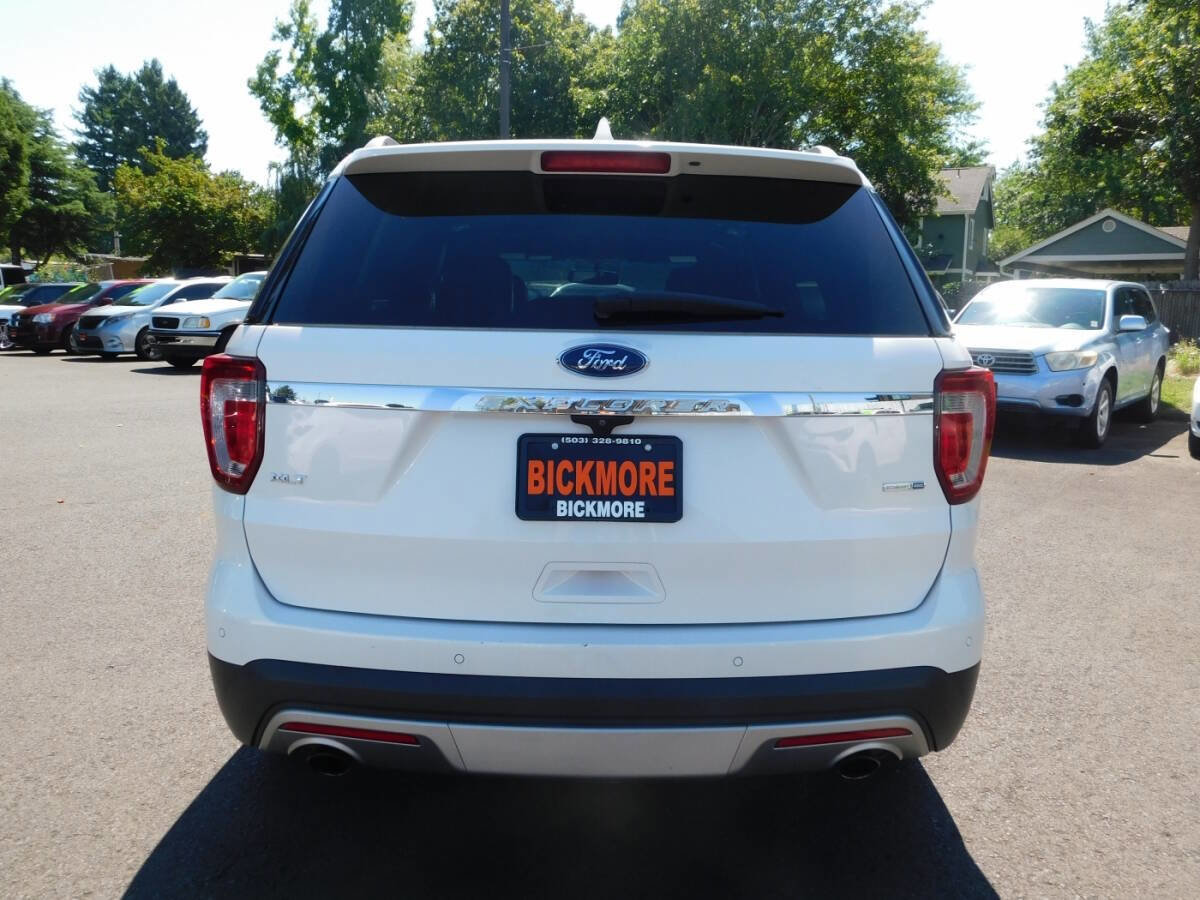 Used 2017 Ford Explorer XLT w/ Equipment Group 202A image 25