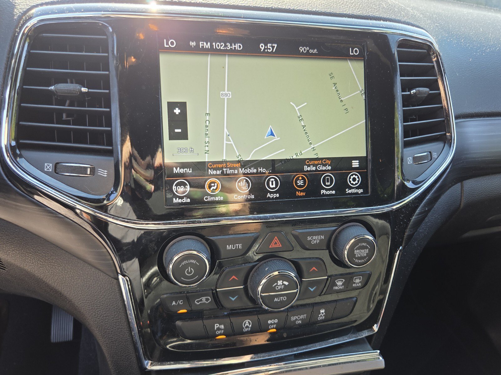Used 2021 Jeep Grand Cherokee Laredo X RWD image 24