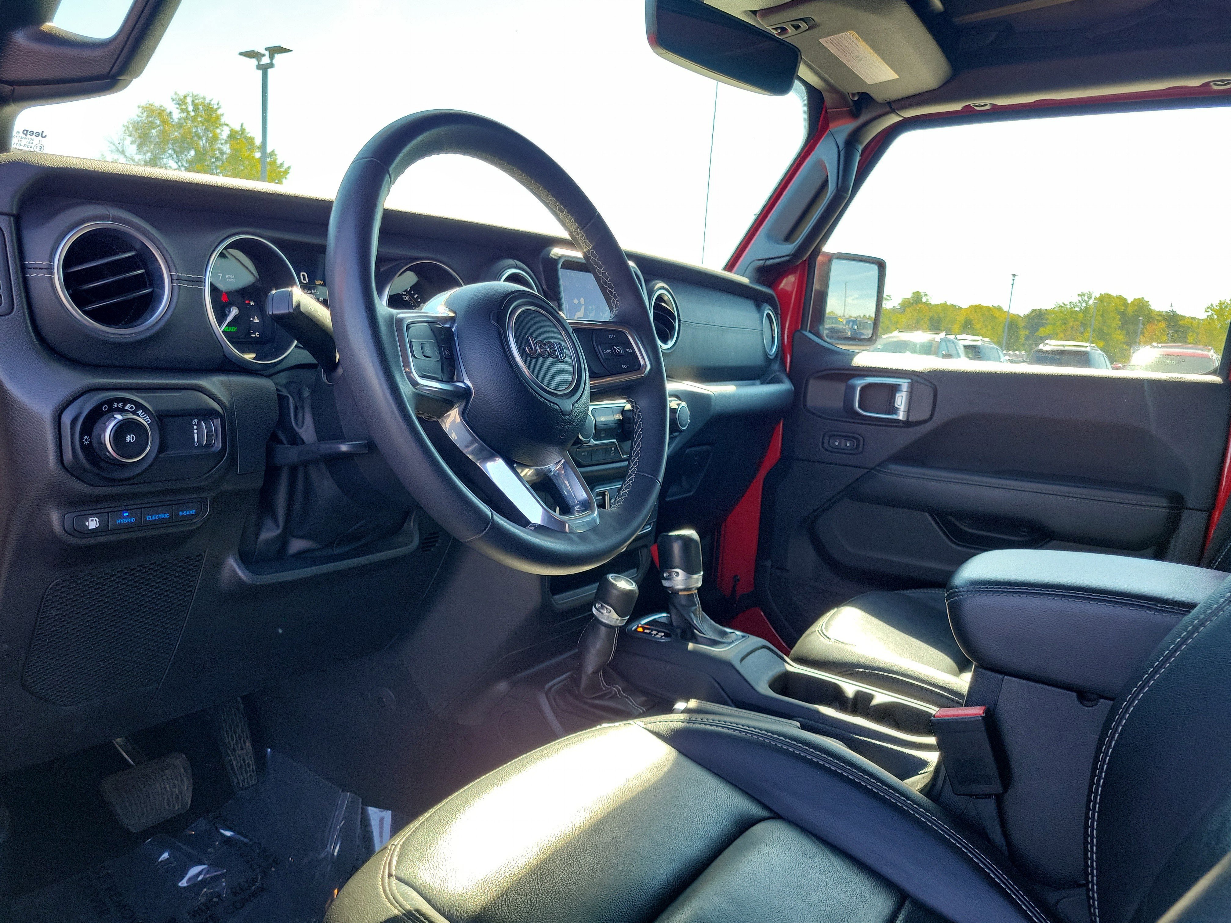 Used 2023 Jeep Wrangler Sahara image 19