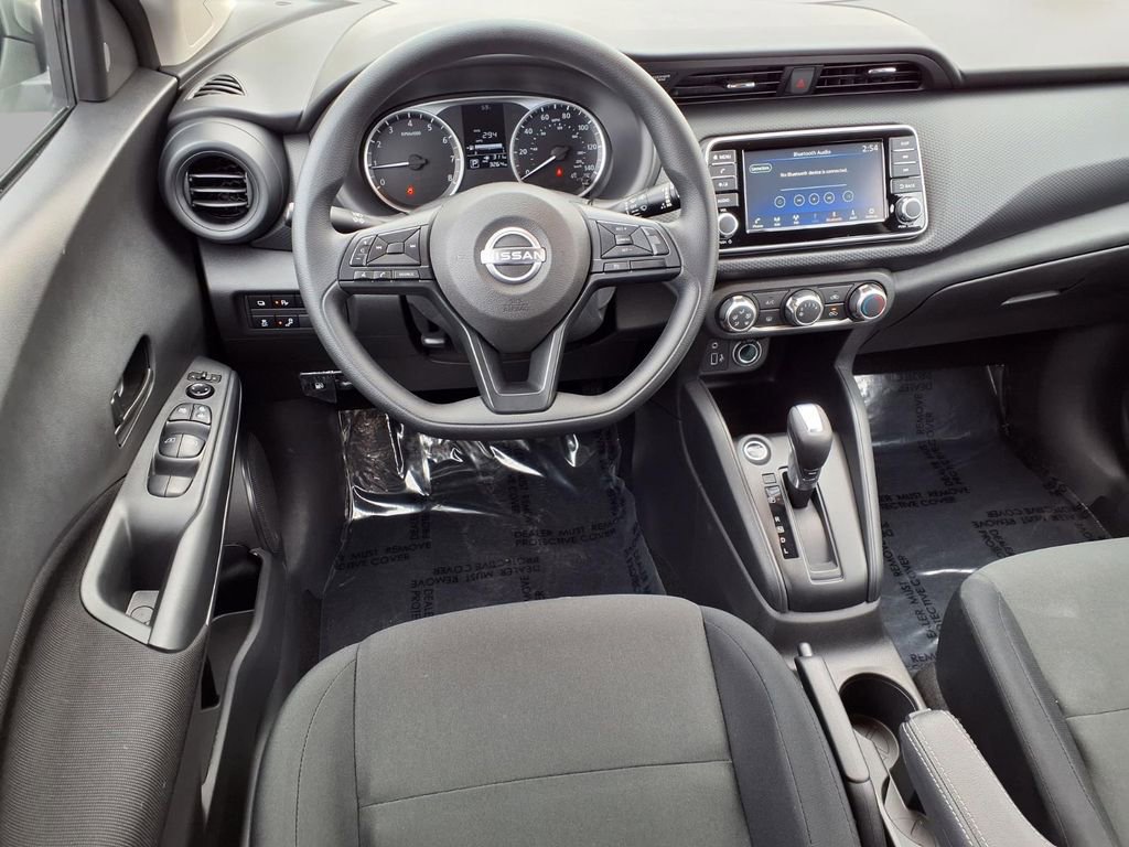 Certified 2025 Nissan Kicks Play S image 4