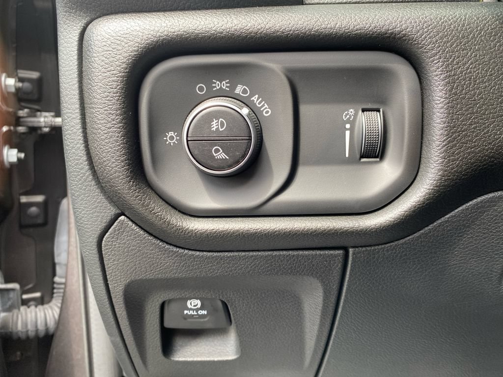 Used 2026 RAM 1500 Express AWD/4WD image 21