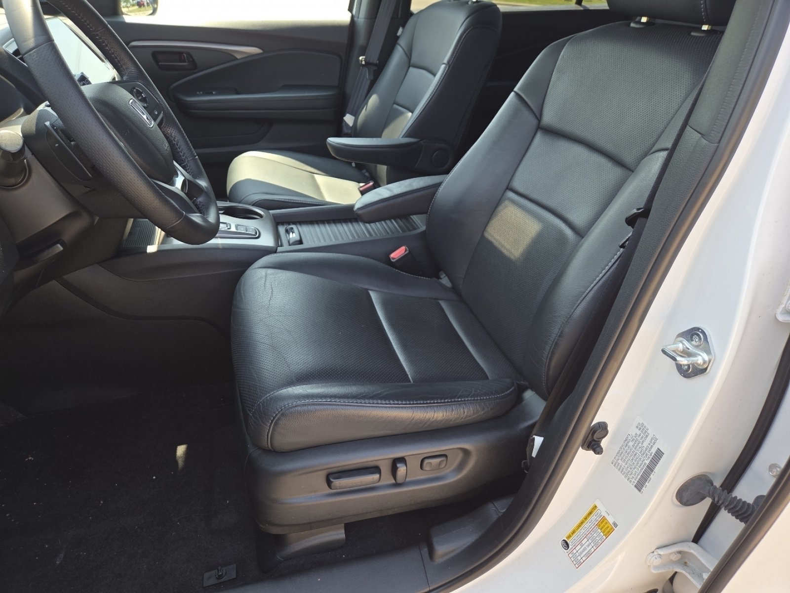 Used 2023 Honda Passport EX-L image 25