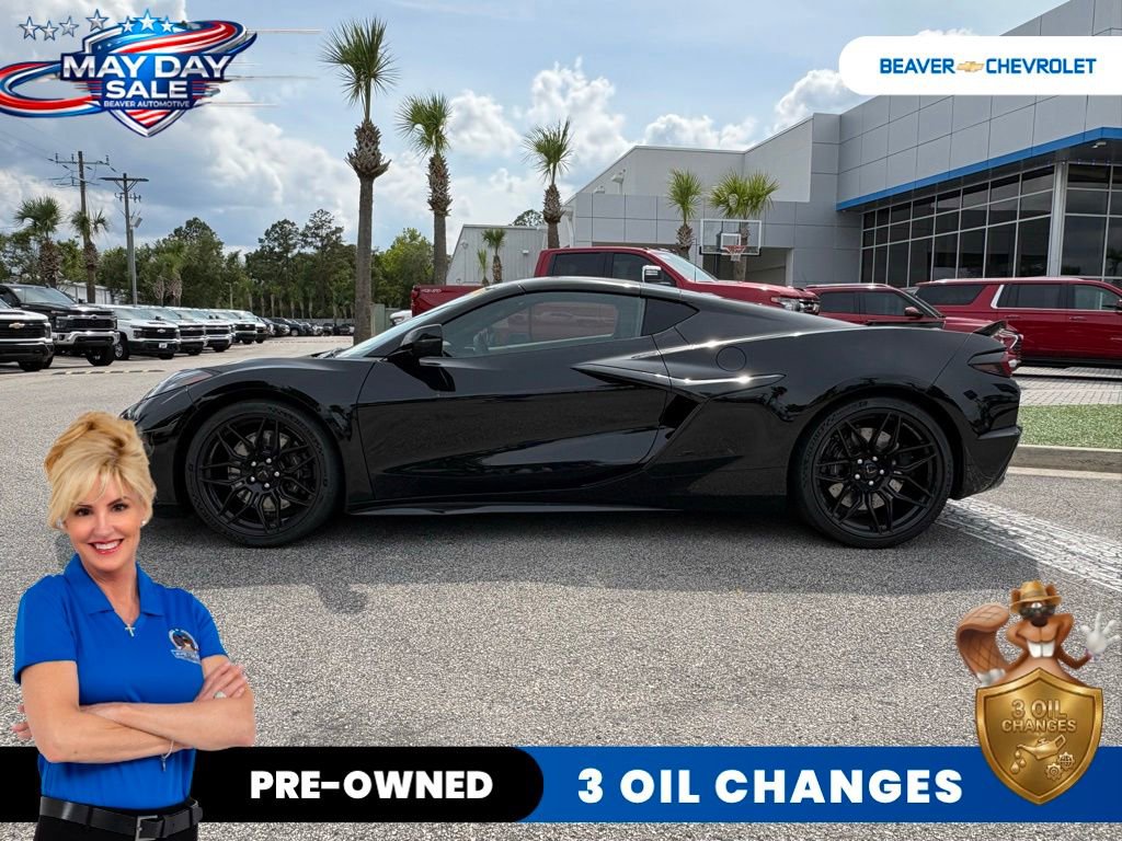 Used 2025 Chevrolet Corvette Z06 RWD image 3