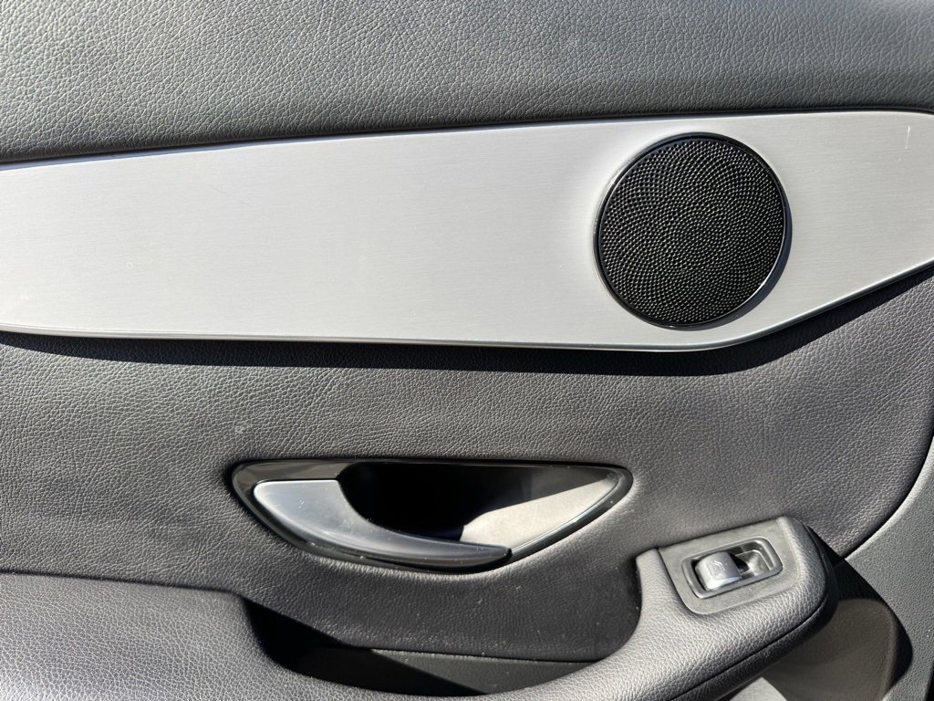 Used 2019 Mercedes-Benz GLC 300 image 32