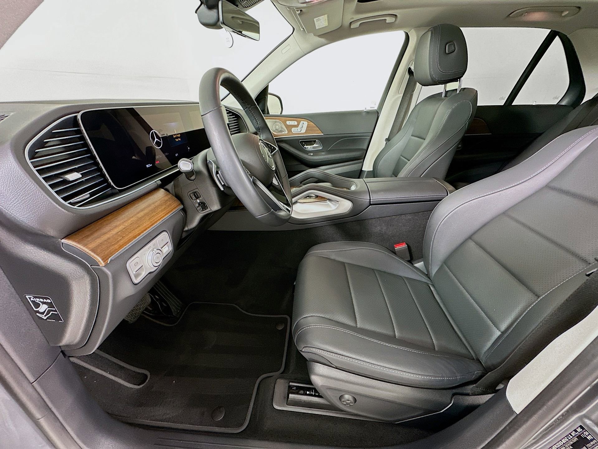 Certified 2025 Mercedes-Benz GLE 350 4MATIC image 23