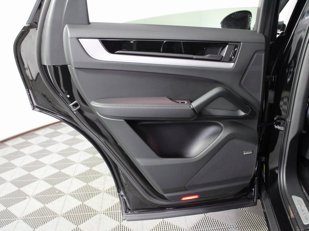 New 2026 Porsche Cayenne Coupe image 32