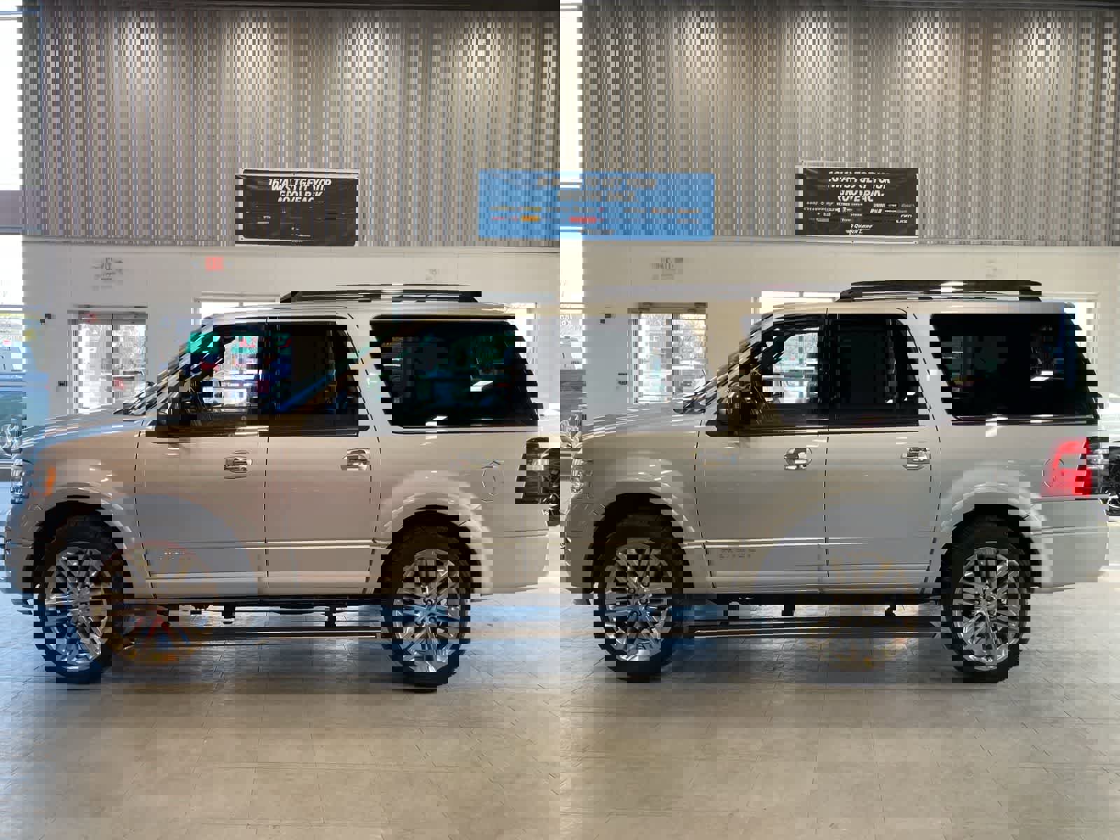 Used 2017 Ford Expedition EL Platinum image 8