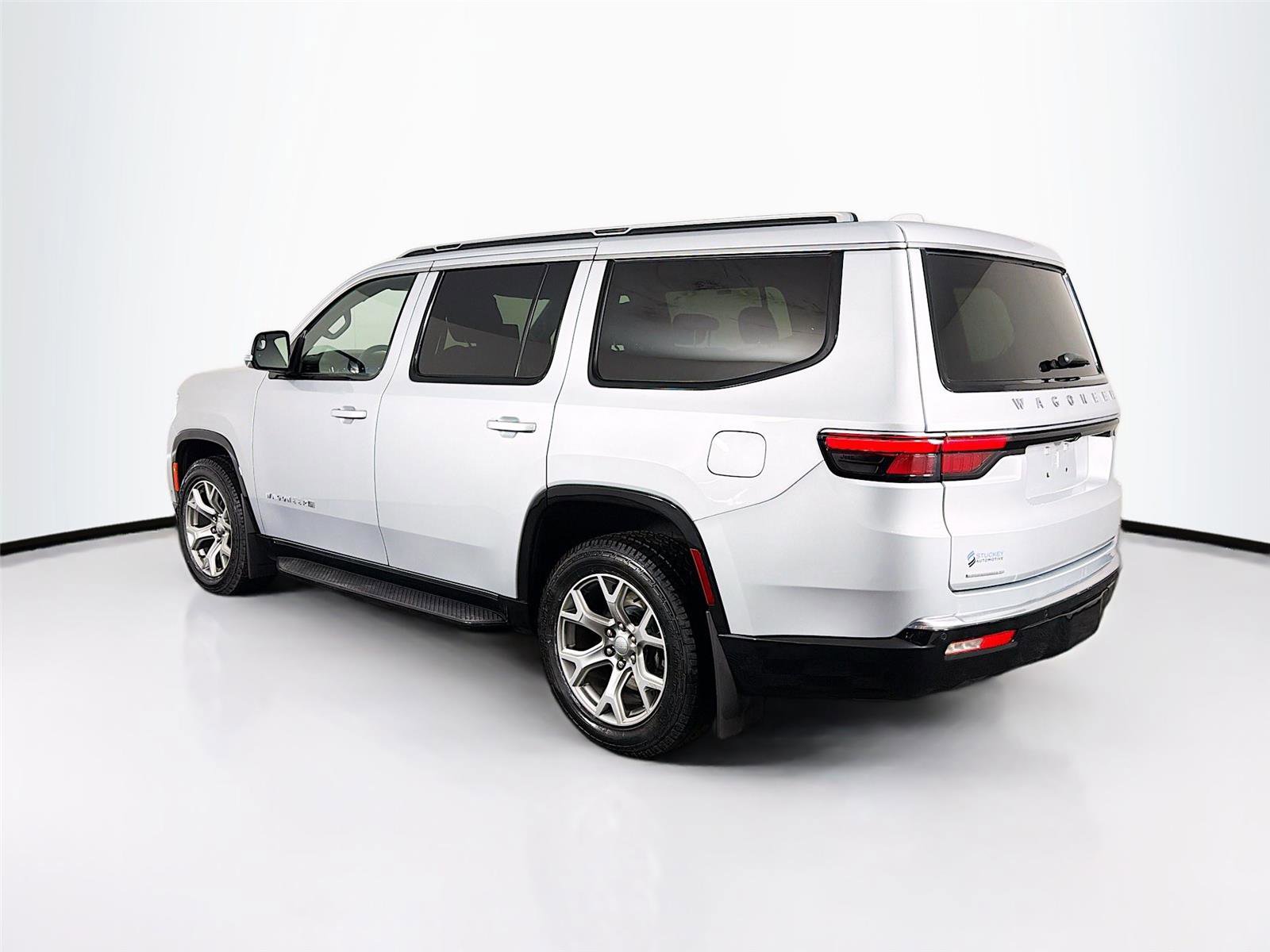 Used 2022 Jeep Wagoneer Series II w/ Rear Seat Video Group 1 image 5