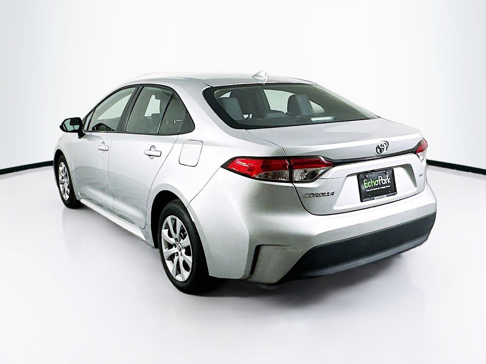 Used 2025 Toyota Corolla LE image 5