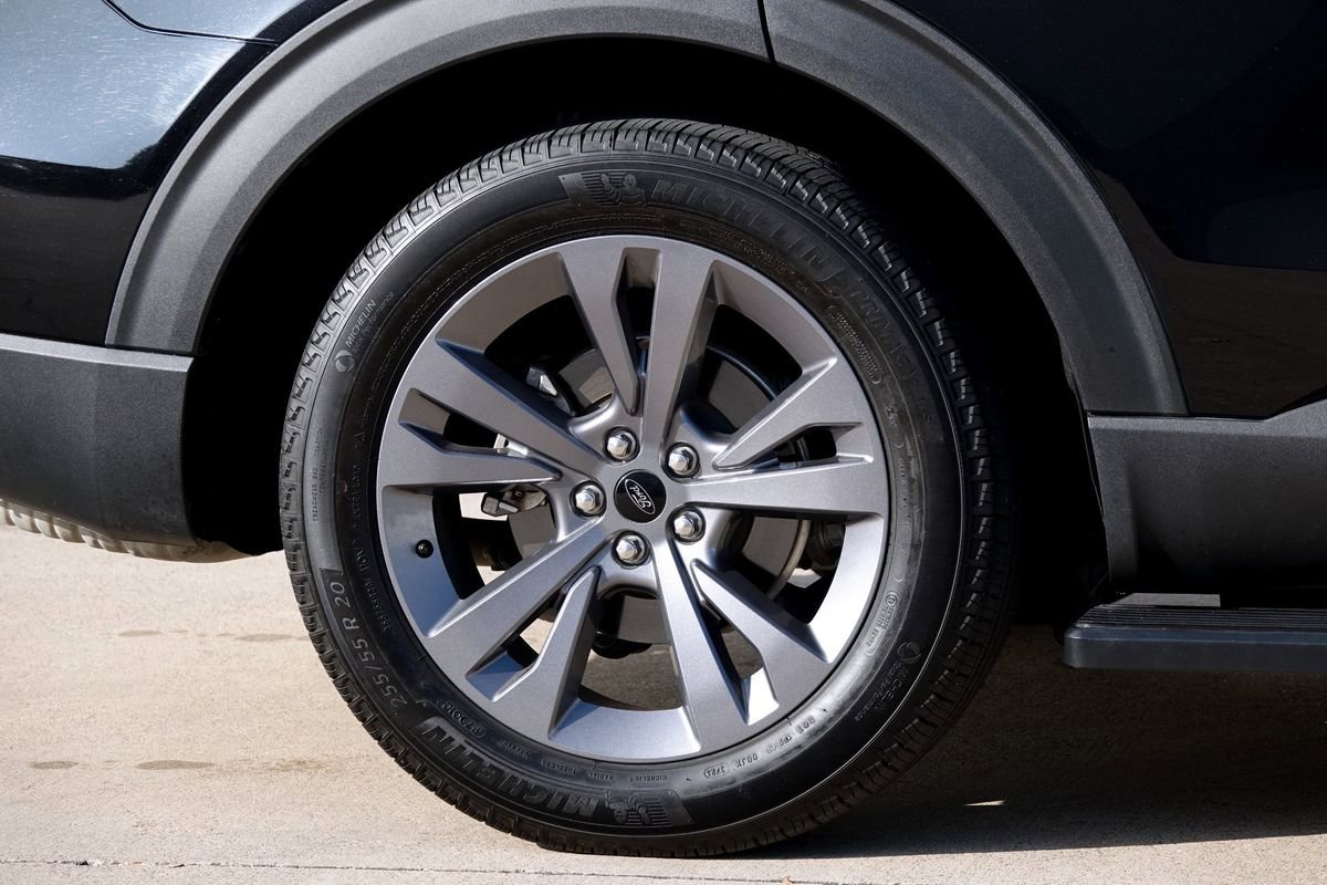 Used 2023 Ford Explorer XLT w/ Equipment Group 202A image 28