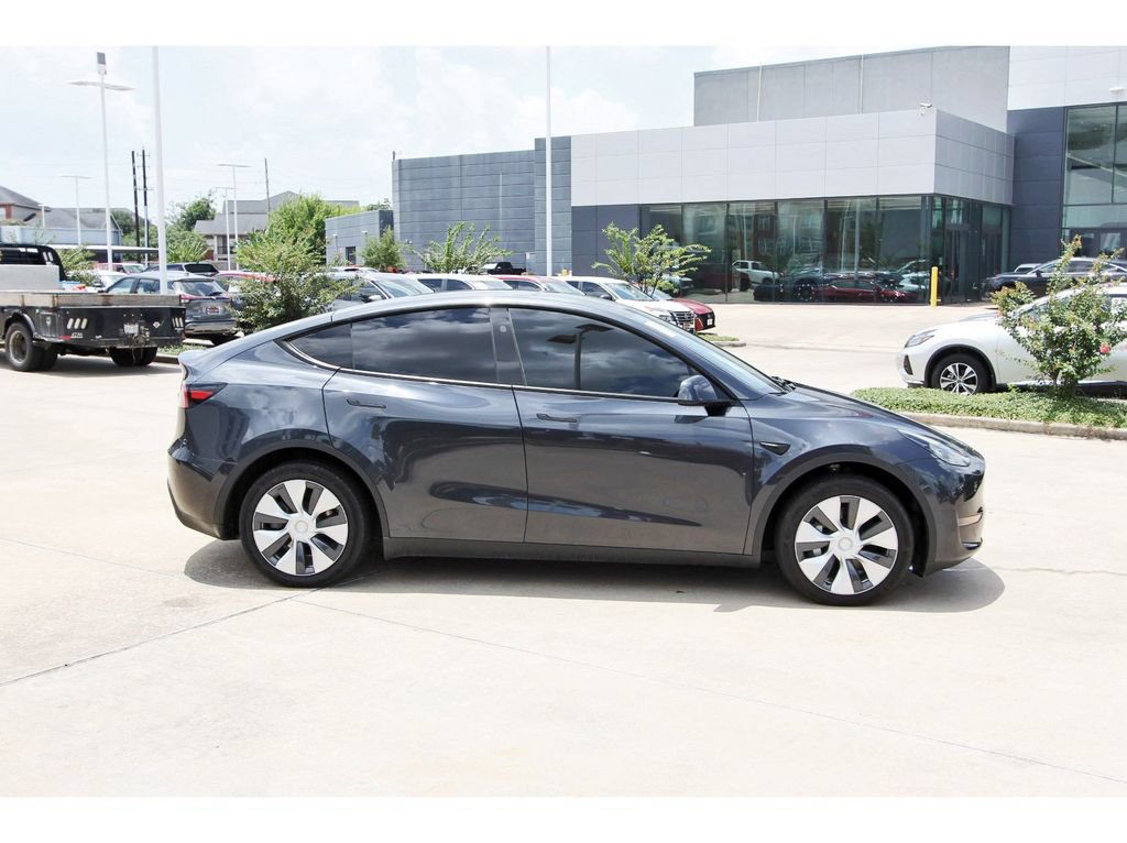 Used 2024 Tesla Model Y Long Range AWD/4WD image 6