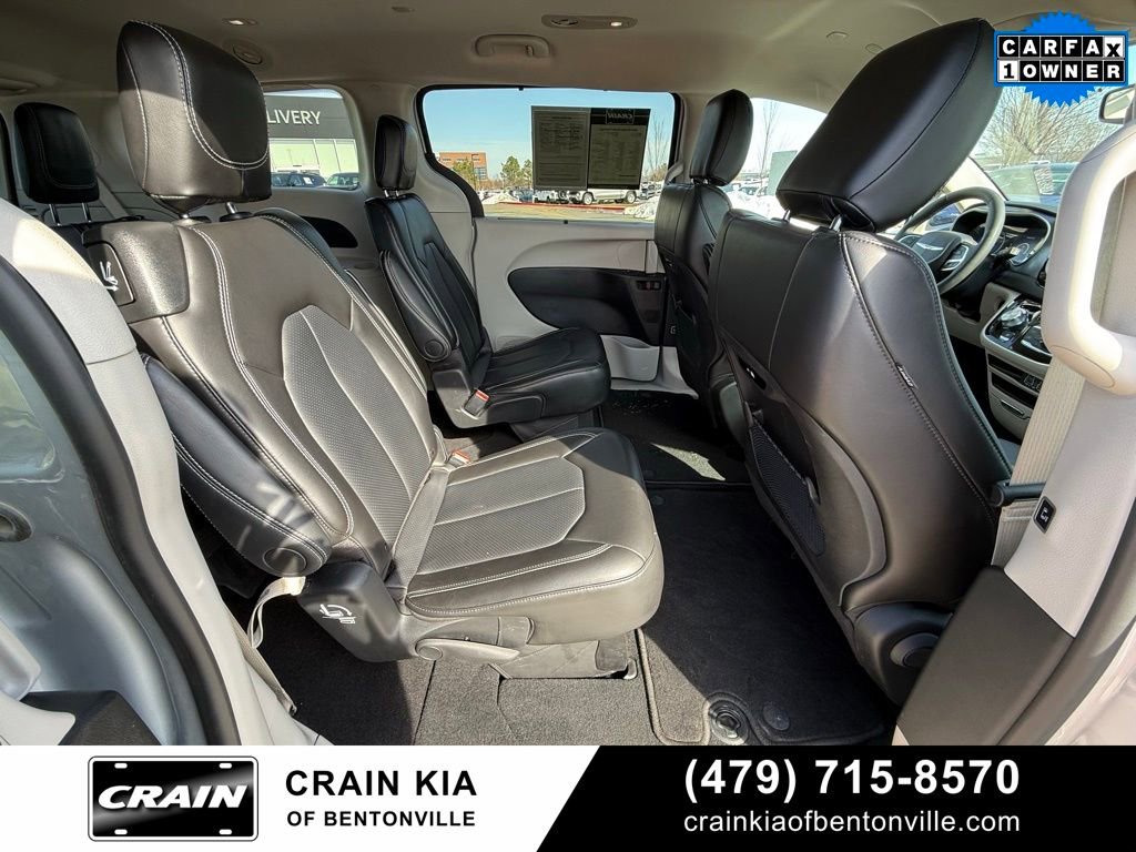 Used 2024 Chrysler Pacifica Touring-L image 33