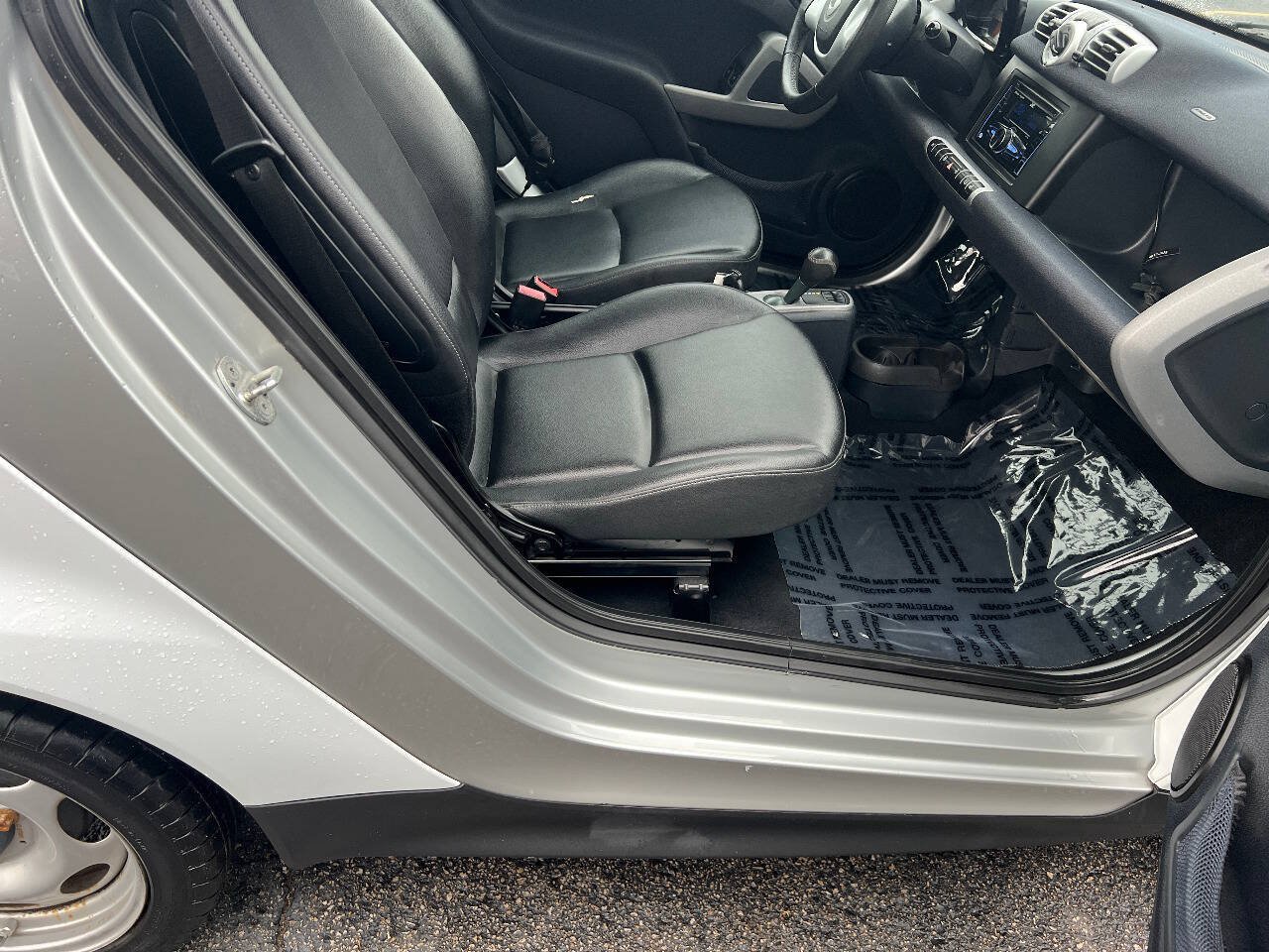 Used 2015 smart fortwo pure RWD image 21