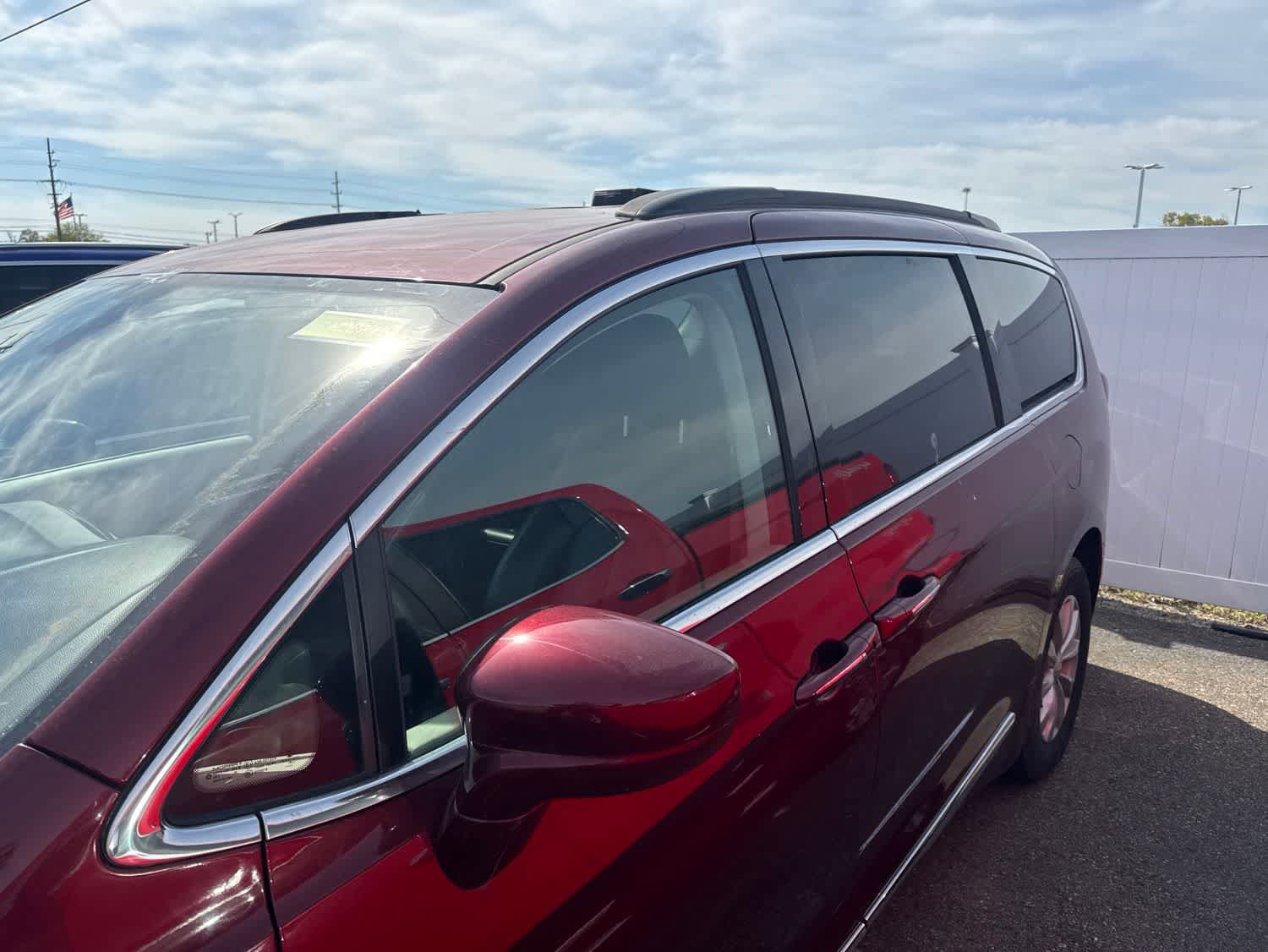 Used 2017 Chrysler Pacifica Touring-L FWD image 24