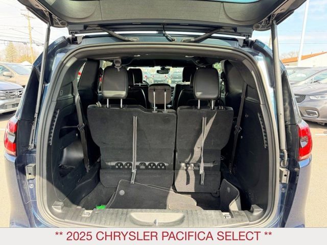 Certified 2025 Chrysler Pacifica Select image 13