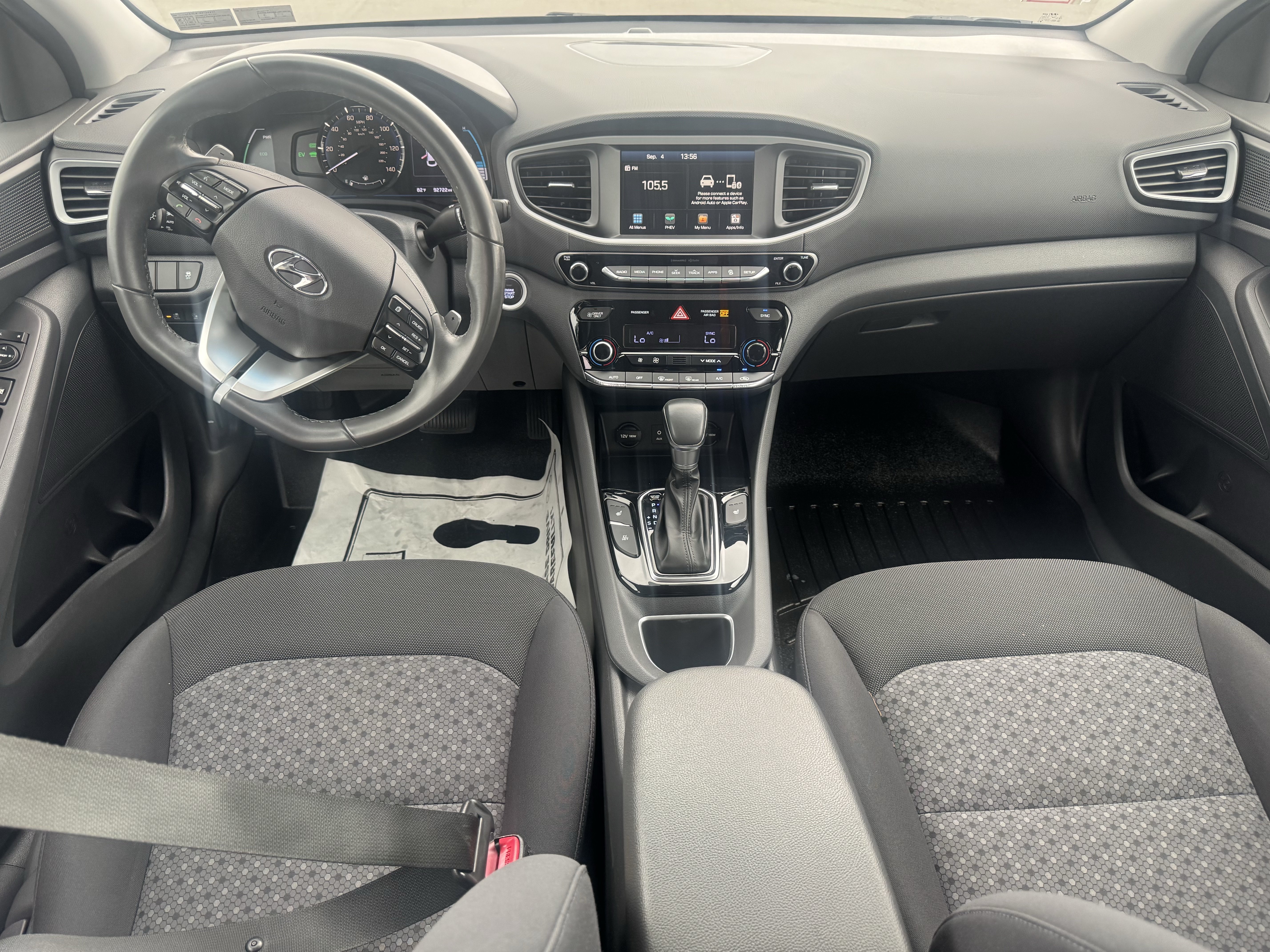 Used 2019 Hyundai Ioniq Plug-In Hybrid FWD image 14