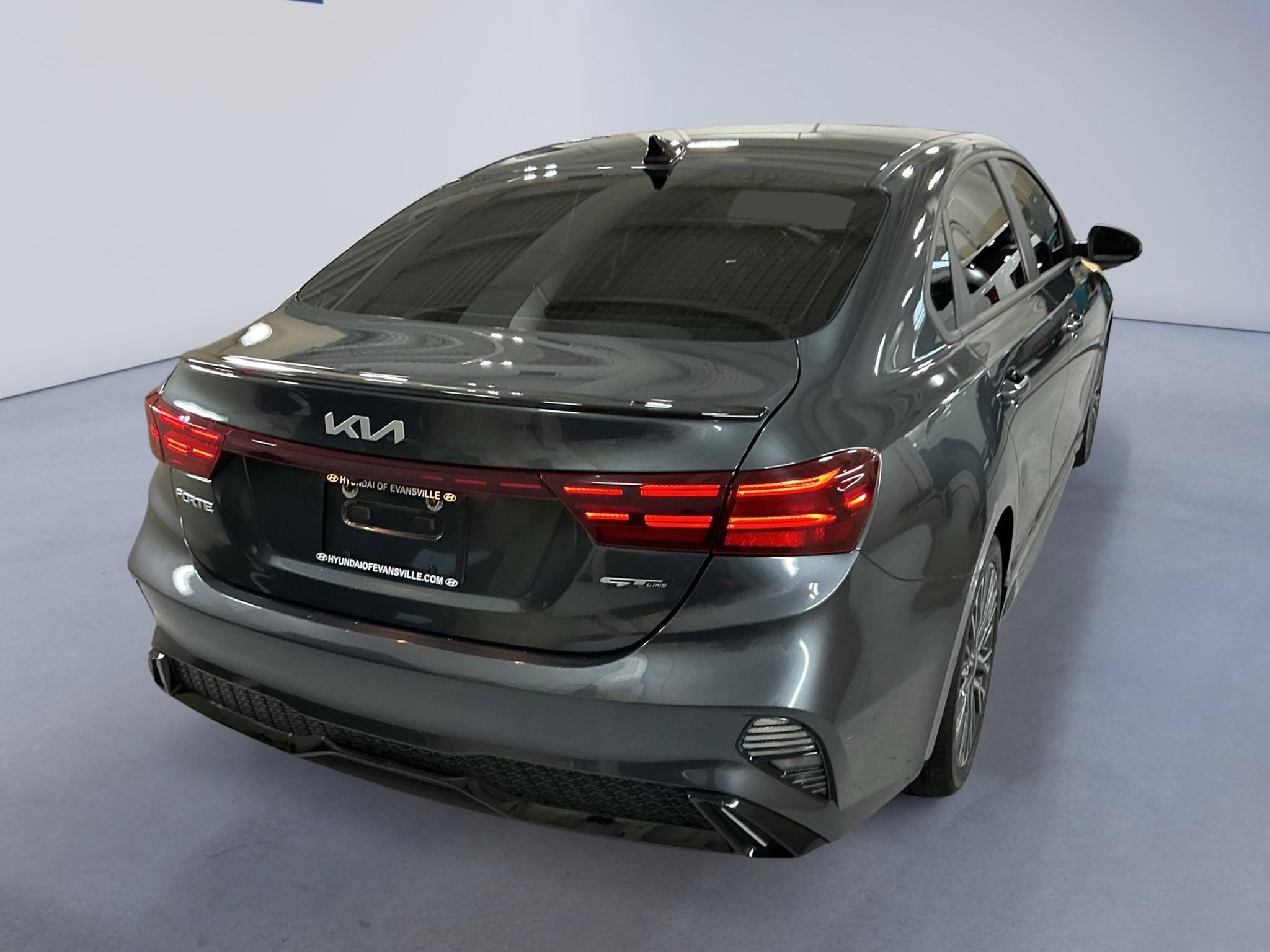 Used 2023 Kia Forte GT-Line w/ GT-Line Premium Package FWD image 5