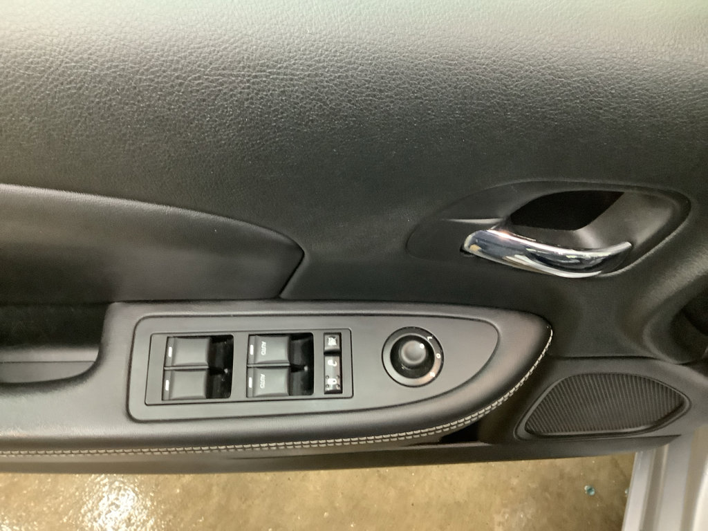 Used 2013 Chrysler 200 Limited image 14