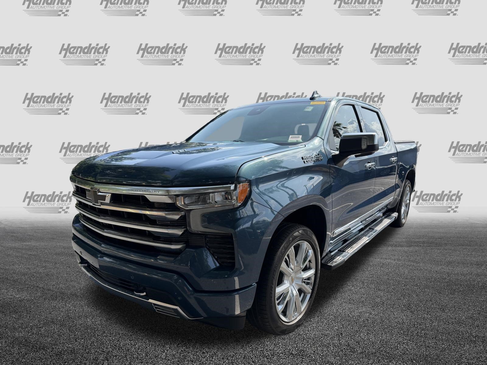 Used 2024 Chevrolet Silverado 1500 High Country w/ Z71 Off-Road Package AWD/4WD image 5