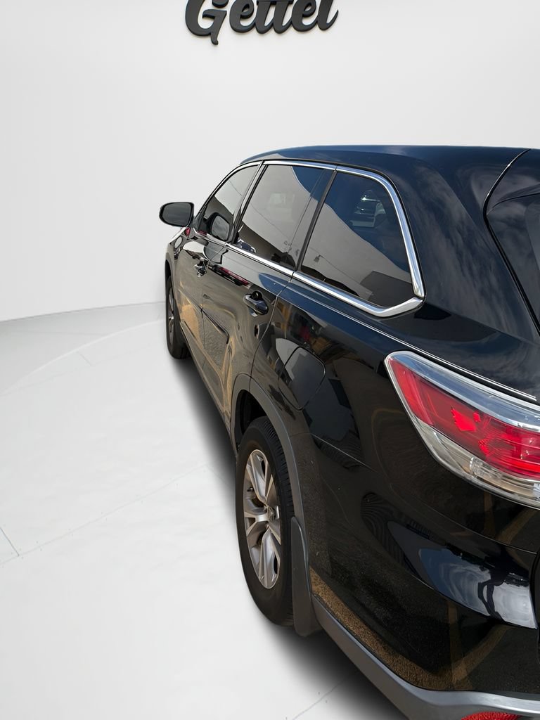 Used 2016 Toyota Highlander Plus FWD image 9