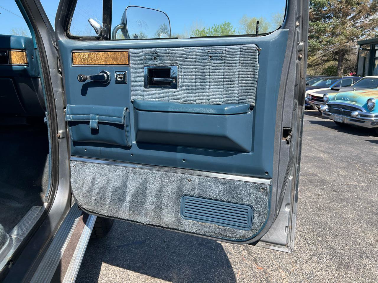 Used 1989 GMC Suburban 2500 AWD/4WD image 20