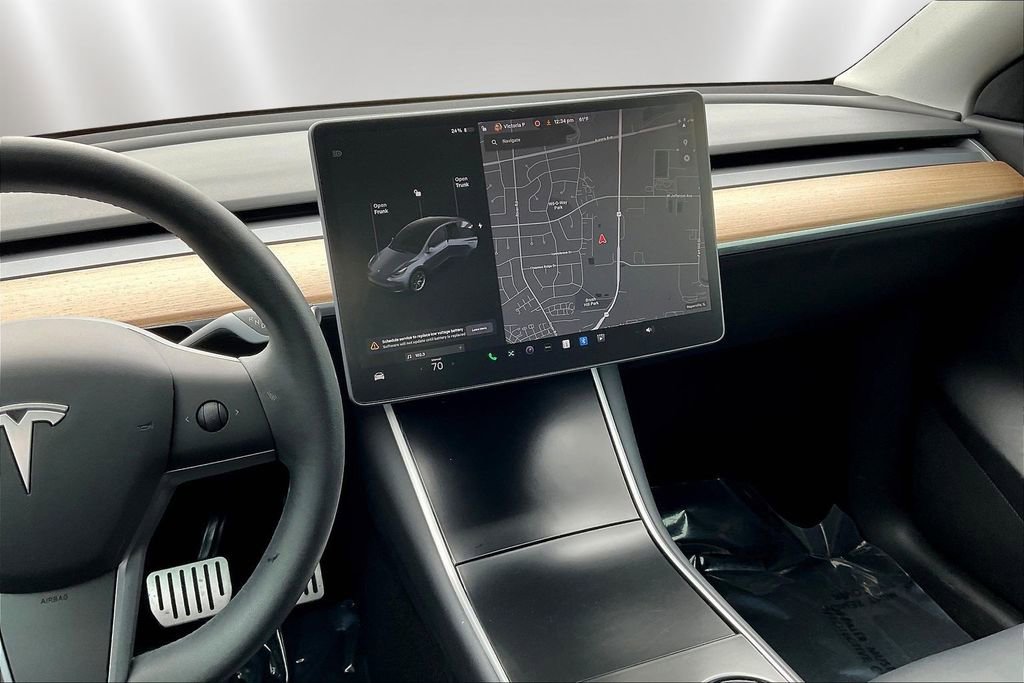 Used 2020 Tesla Model Y Long Range image 9