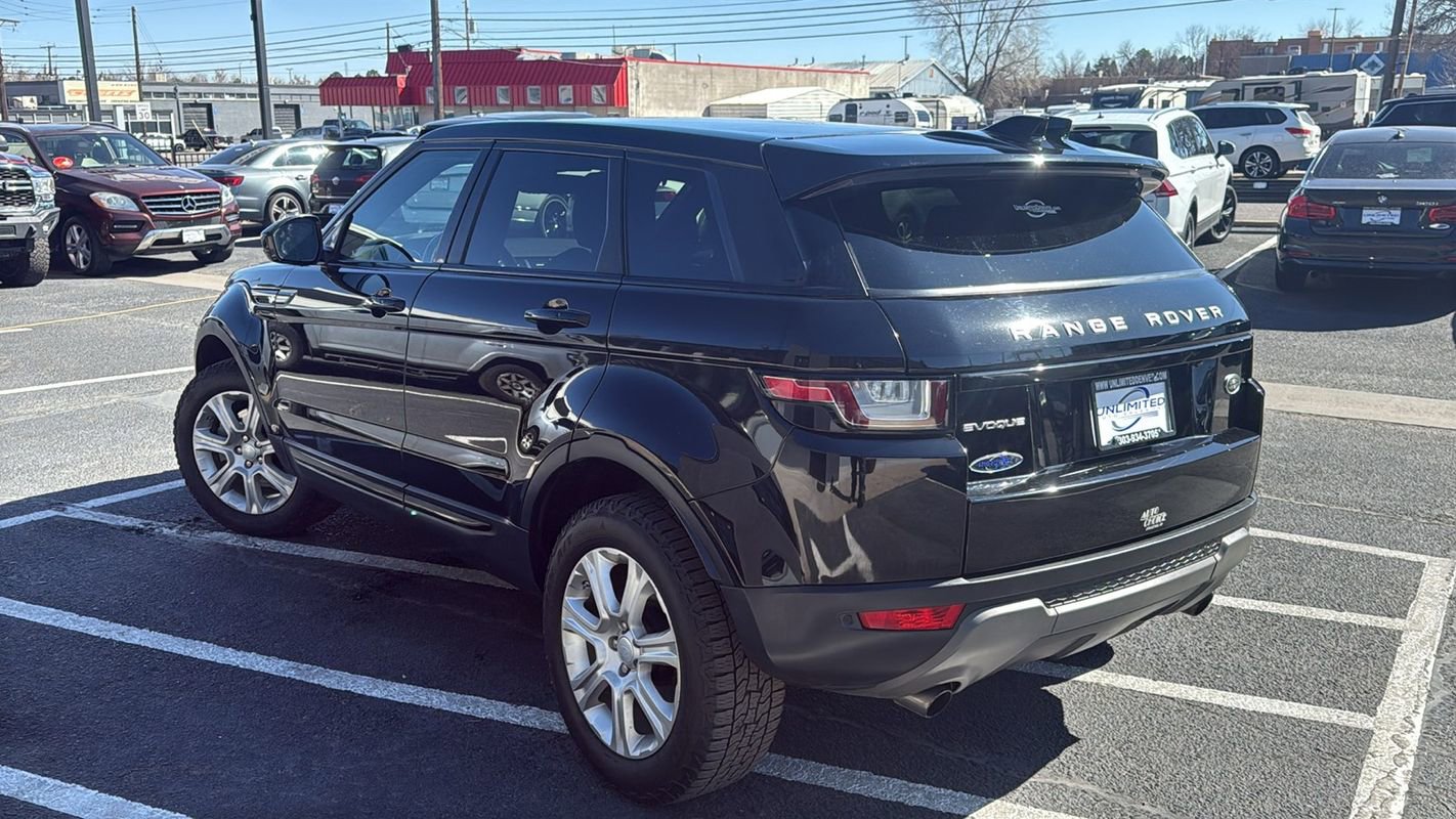 Used 2019 Land Rover Range Rover Evoque SE Premium image 5