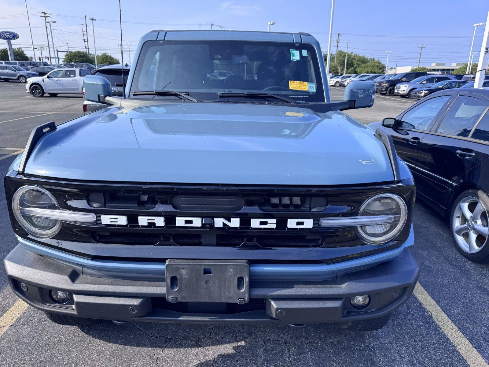 Used 2023 Ford Bronco Outer Banks AWD/4WD image 2