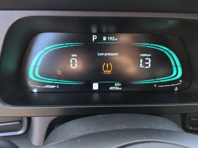Used 2025 Hyundai Elantra Sport FWD image 18