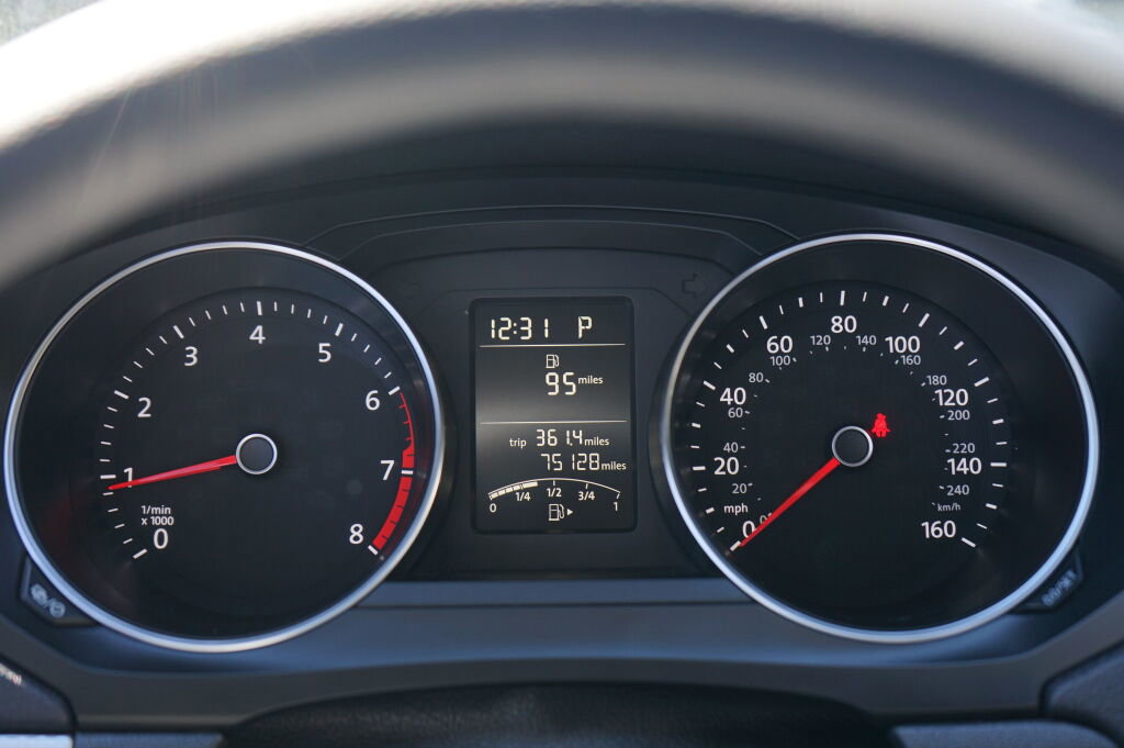 Used 2017 Volkswagen Jetta S w/ Jetta S Cold Weather Package image 10