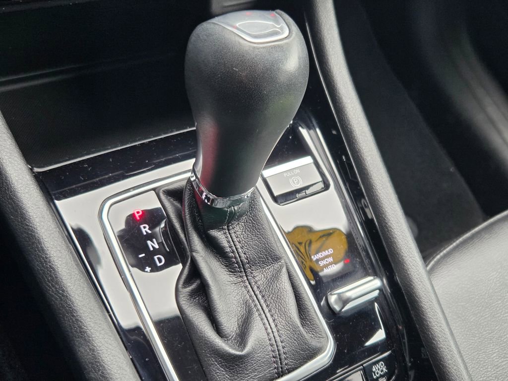 Used 2024 Jeep Compass Limited image 9