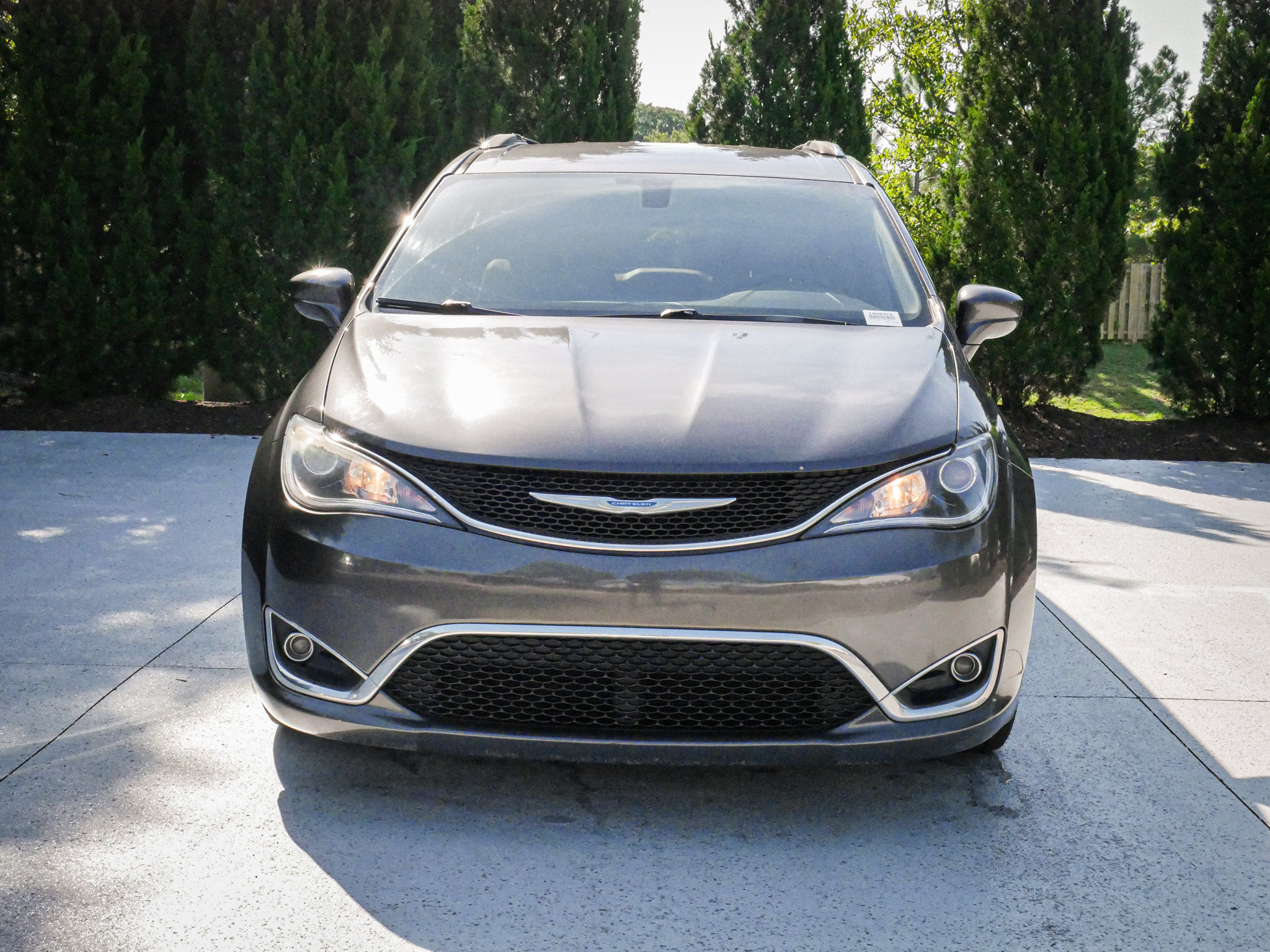 Used 2018 Chrysler Pacifica Touring-L Plus w/ Tire & Wheel Group FWD image 3