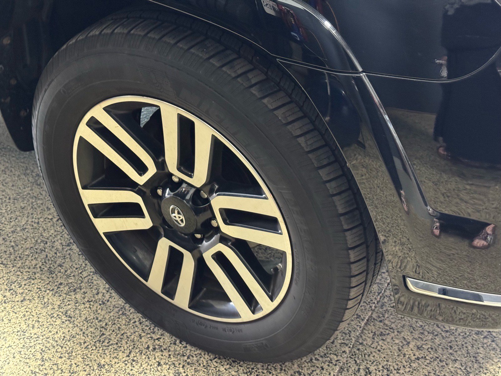 Used 2017 Toyota 4Runner Limited AWD/4WD image 4
