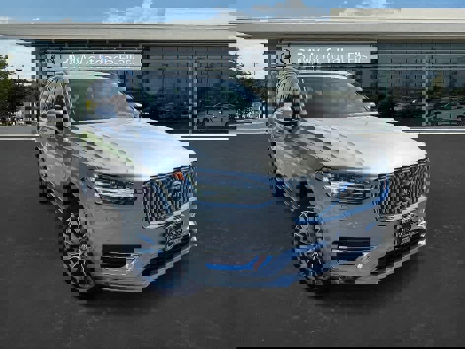 Used 2023 Volvo XC90 B6 Plus image 2
