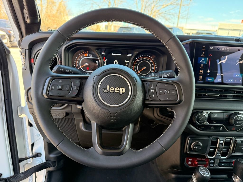 Used 2025 Jeep Wrangler Unlimited Rubicon image 12
