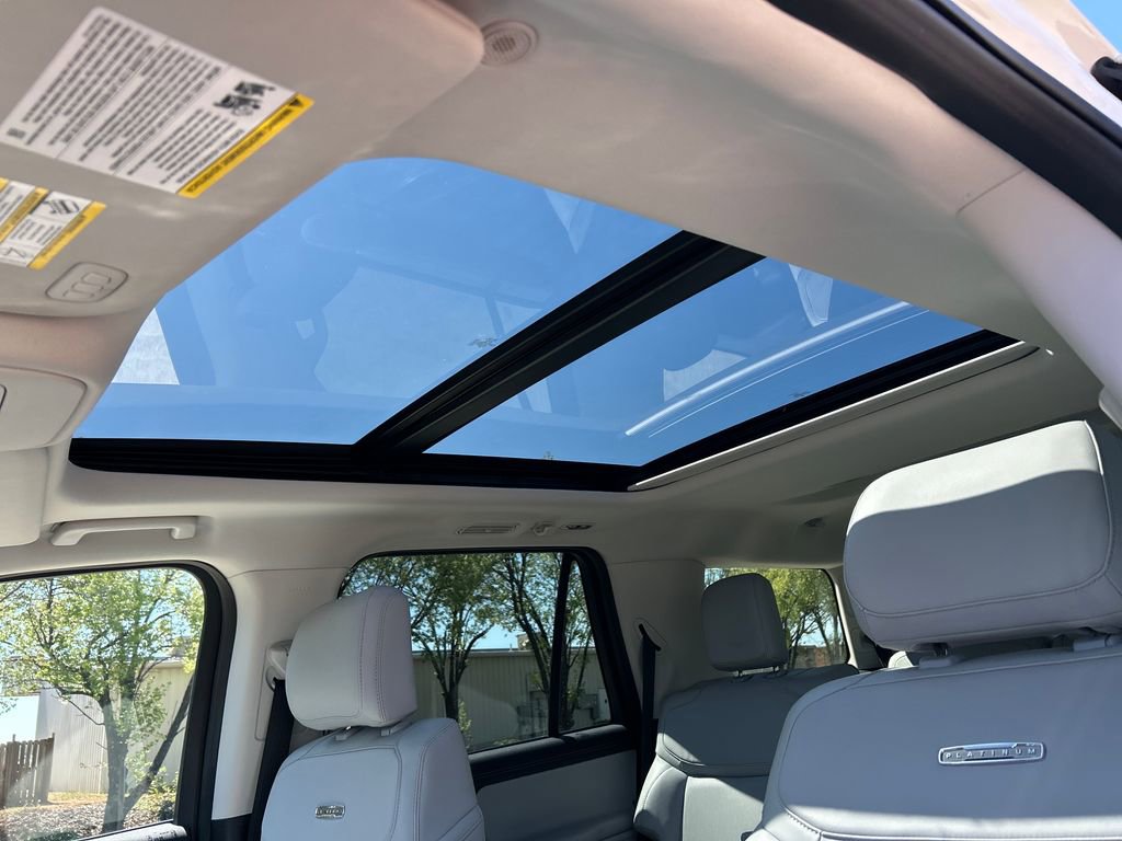 Used 2025 Ford Expedition Platinum image 22