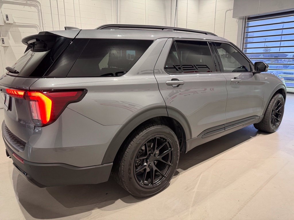 Used 2025 Ford Explorer ST-Line RWD image 9