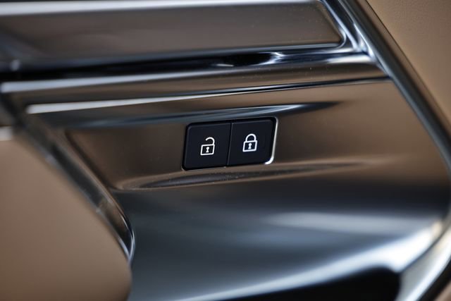 New 2026 Land Rover Range Rover Long Wheelbase SE image 30