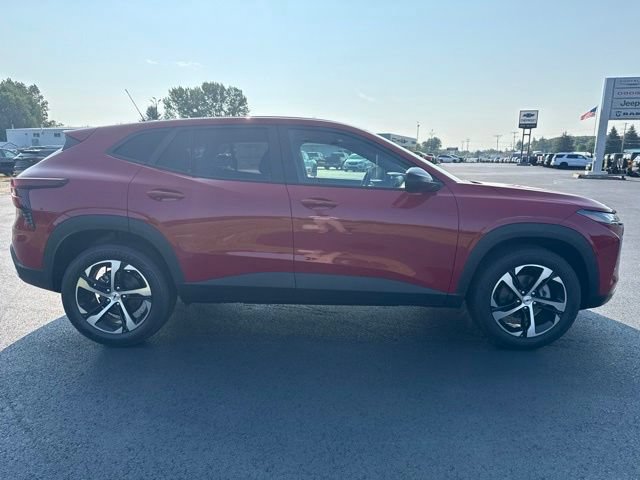 New 2026 Chevrolet Trax RS w/ Sunroof Package FWD image 8