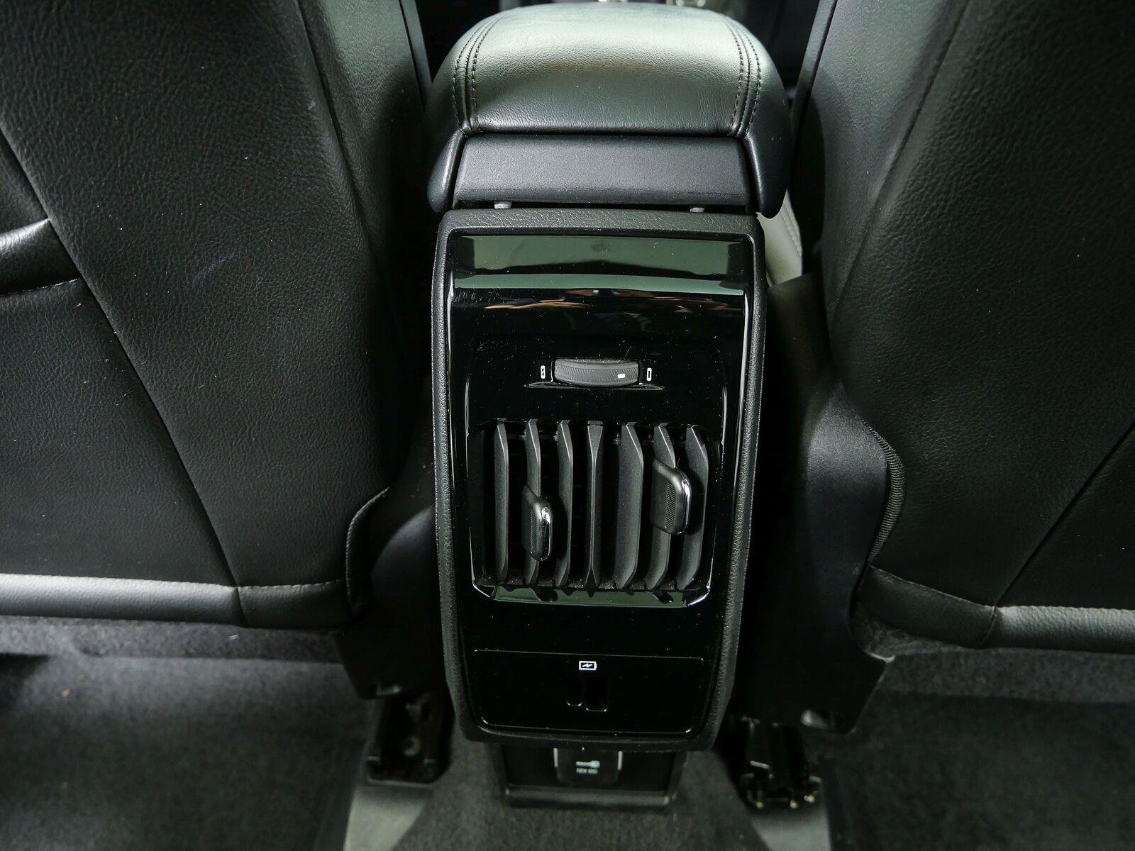 Used 2023 Jeep Compass Latitude w/ Sun and Sound Group AWD/4WD image 19