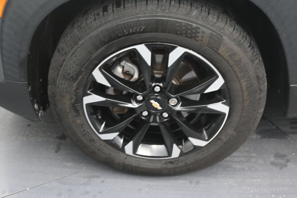 Used 2021 Chevrolet TrailBlazer LT w/ Convenience Package FWD image 9