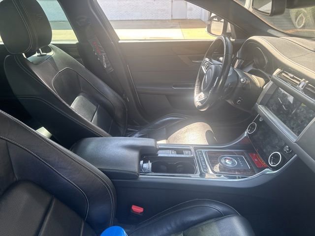 Used 2016 Jaguar XF S AWD/4WD image 4