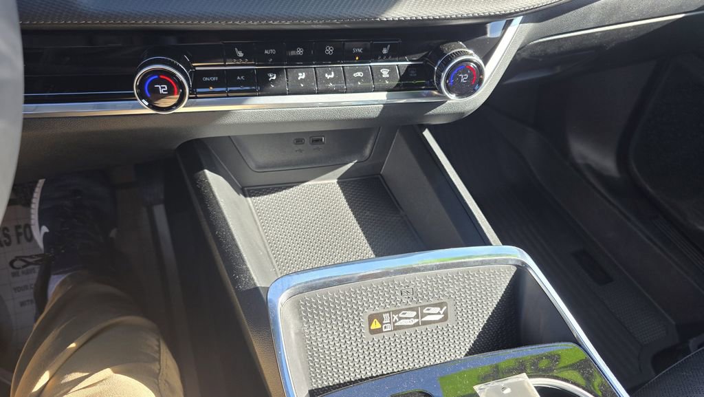 New 2026 Chevrolet Equinox LT w/ Convenience Package II image 21