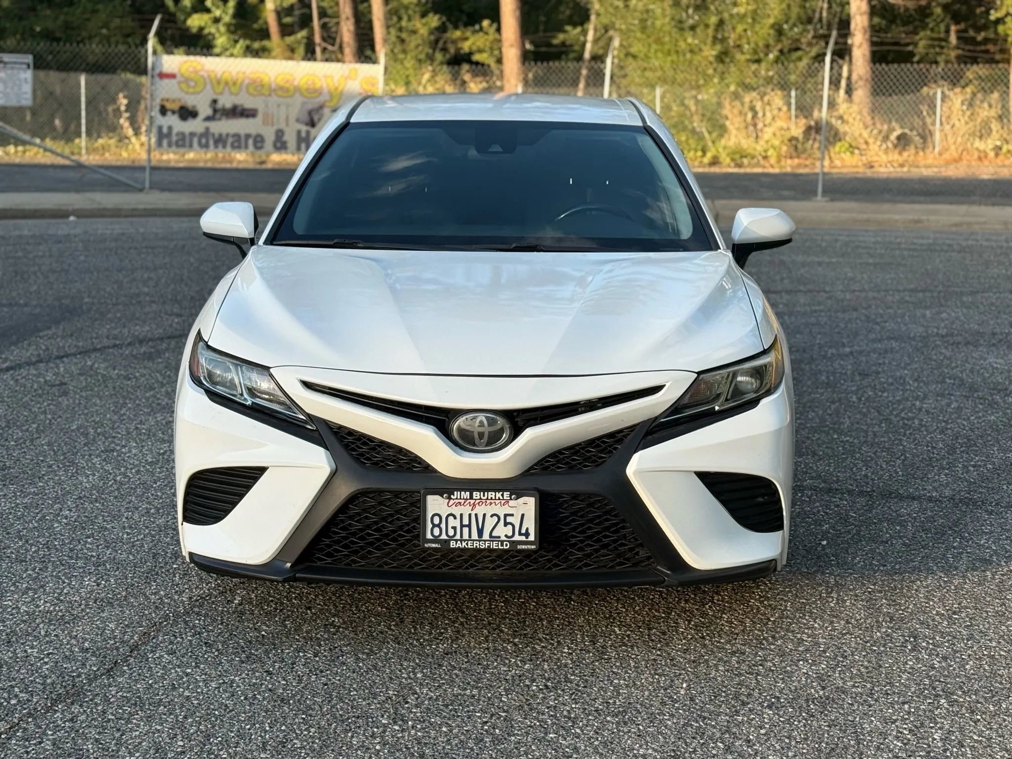 Used 2019 Toyota Camry SE image 3