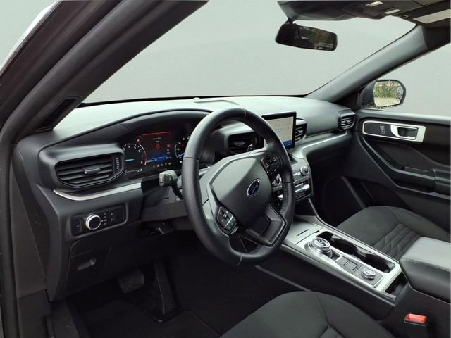 Used 2020 Ford Explorer XLT w/ Comfort Package AWD/4WD image 12