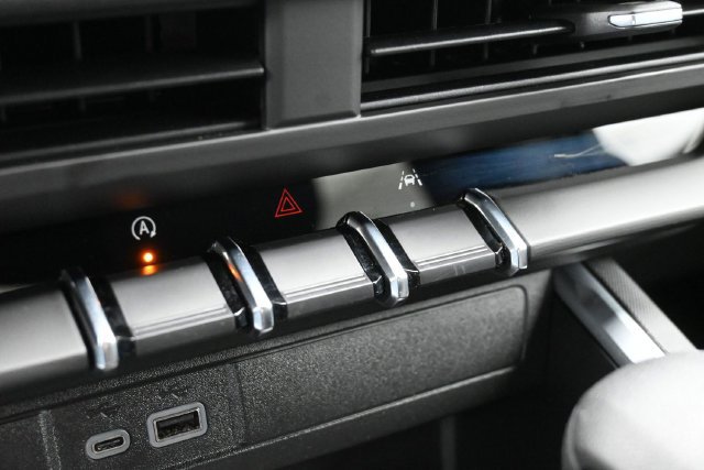 Used 2025 Chevrolet Colorado W/T RWD image 29
