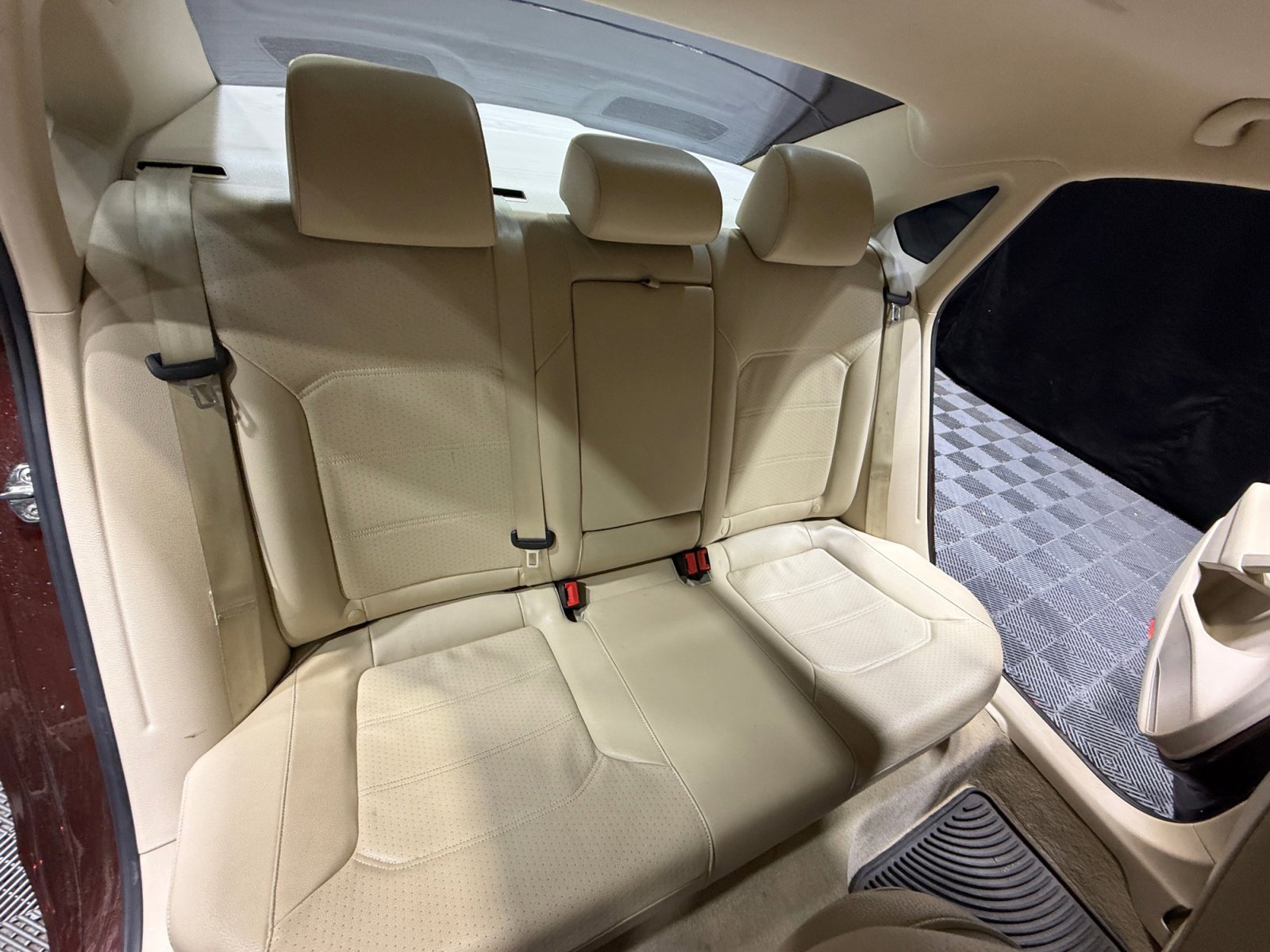 Used 2012 Volkswagen Passat 2.5 SE image 18